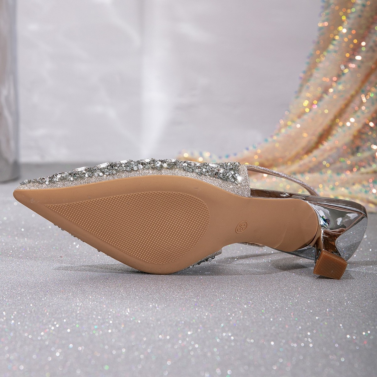 Sandales à talons hauts à bout - Court Heel Pointed avis et prix