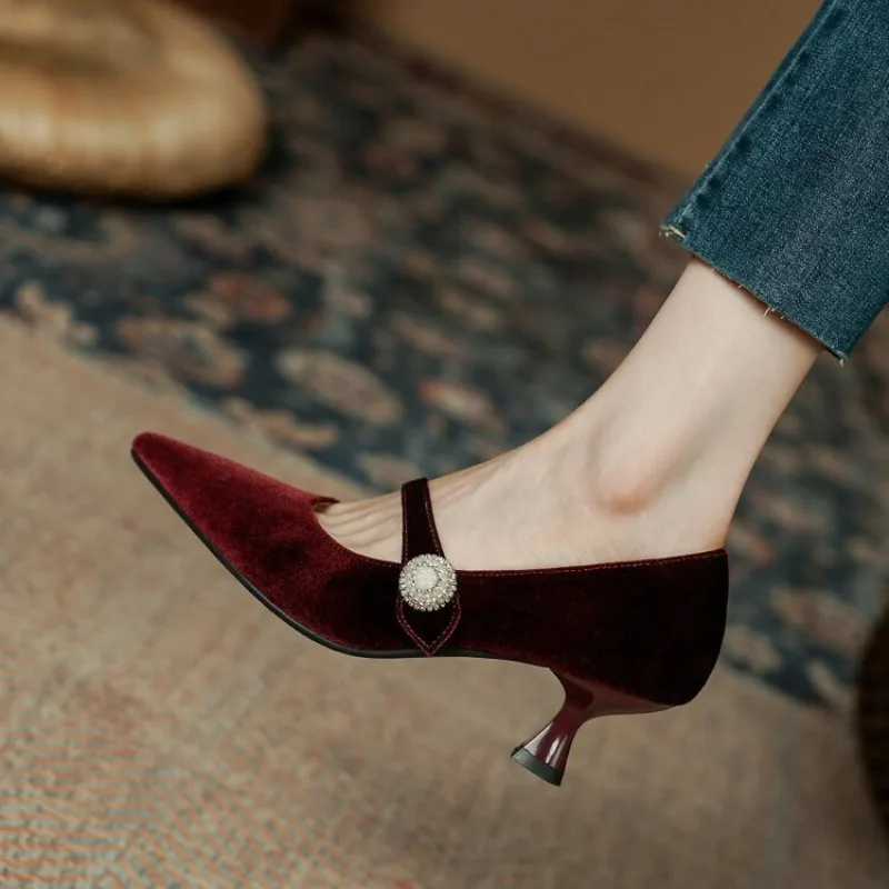 Vin rouge bout pointu Mary Jan - Shoes Women Pumps avis et prix