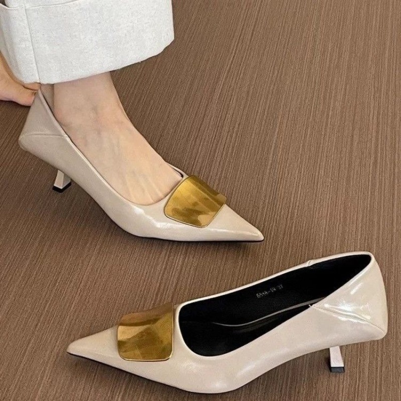 Talons français à bout pointu, - Court Heel Pointed avis et prix